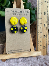 Load image into Gallery viewer, Cute black and yellow spotty drops
