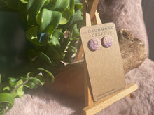 Load image into Gallery viewer, Mottled cream and lilac studs