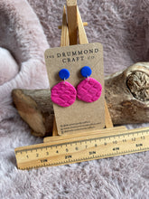 Load image into Gallery viewer, Textured fuchsia and blue drops