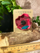 Load image into Gallery viewer, Remembrance Poppy Brooch marbled mix