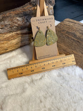 Load image into Gallery viewer, Olive and gold pebble drops
