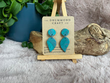 Load image into Gallery viewer, Sea green swirl clip-on drop earrings