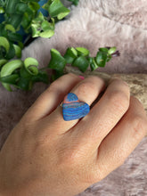 Load image into Gallery viewer, Sparkle blue heart ring