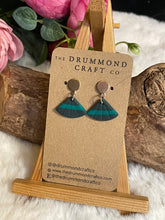 Load image into Gallery viewer, Green stripe fan drops