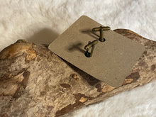 Load image into Gallery viewer, Cufflinks - black with subtle white marbling