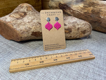 Load image into Gallery viewer, Fuchsia pink textured drops