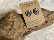 Load image into Gallery viewer, Cufflinks - marbled black and cream