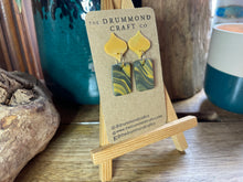 Load image into Gallery viewer, Mustard and black drop earrings