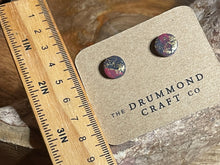 Load image into Gallery viewer, Red and green gold sparkle stud earrings