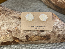 Load image into Gallery viewer, Cream and silver shell studs