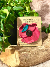 Load image into Gallery viewer, Remembrance Poppy Brooch elegant
