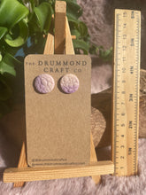 Load image into Gallery viewer, Mottled cream and lilac studs
