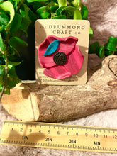 Load image into Gallery viewer, Remembrance Poppy Brooch elegant
